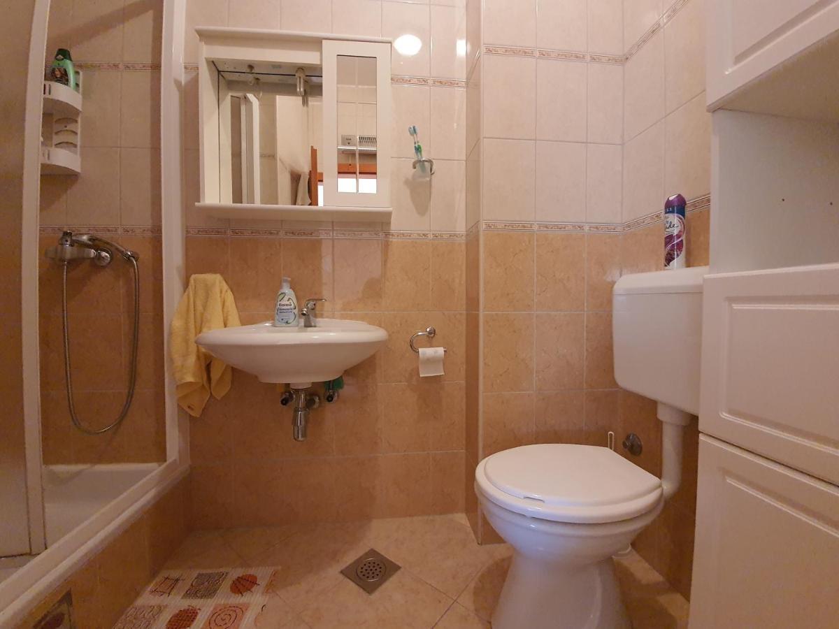 Apartments Coral ノヴァリャ エクステリア 写真