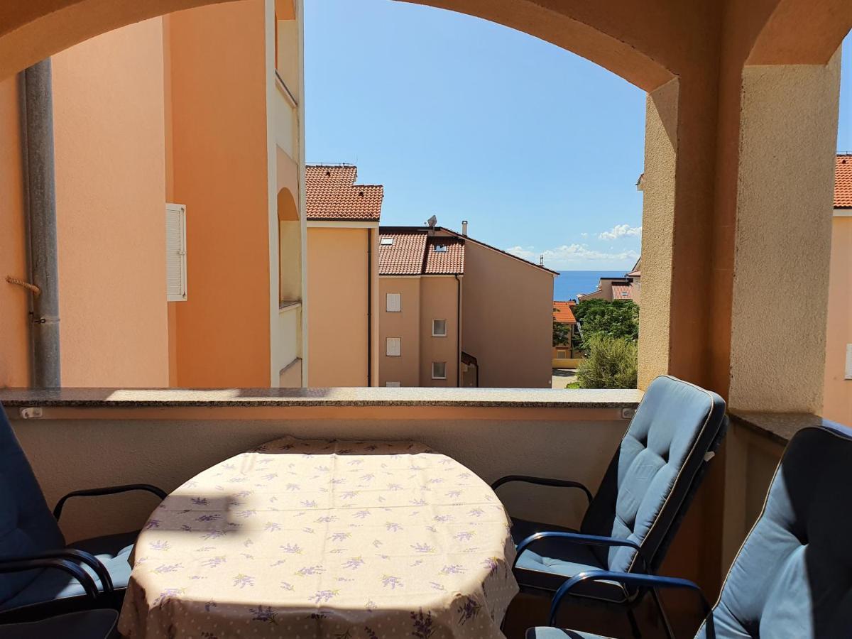 Apartments Coral ノヴァリャ エクステリア 写真