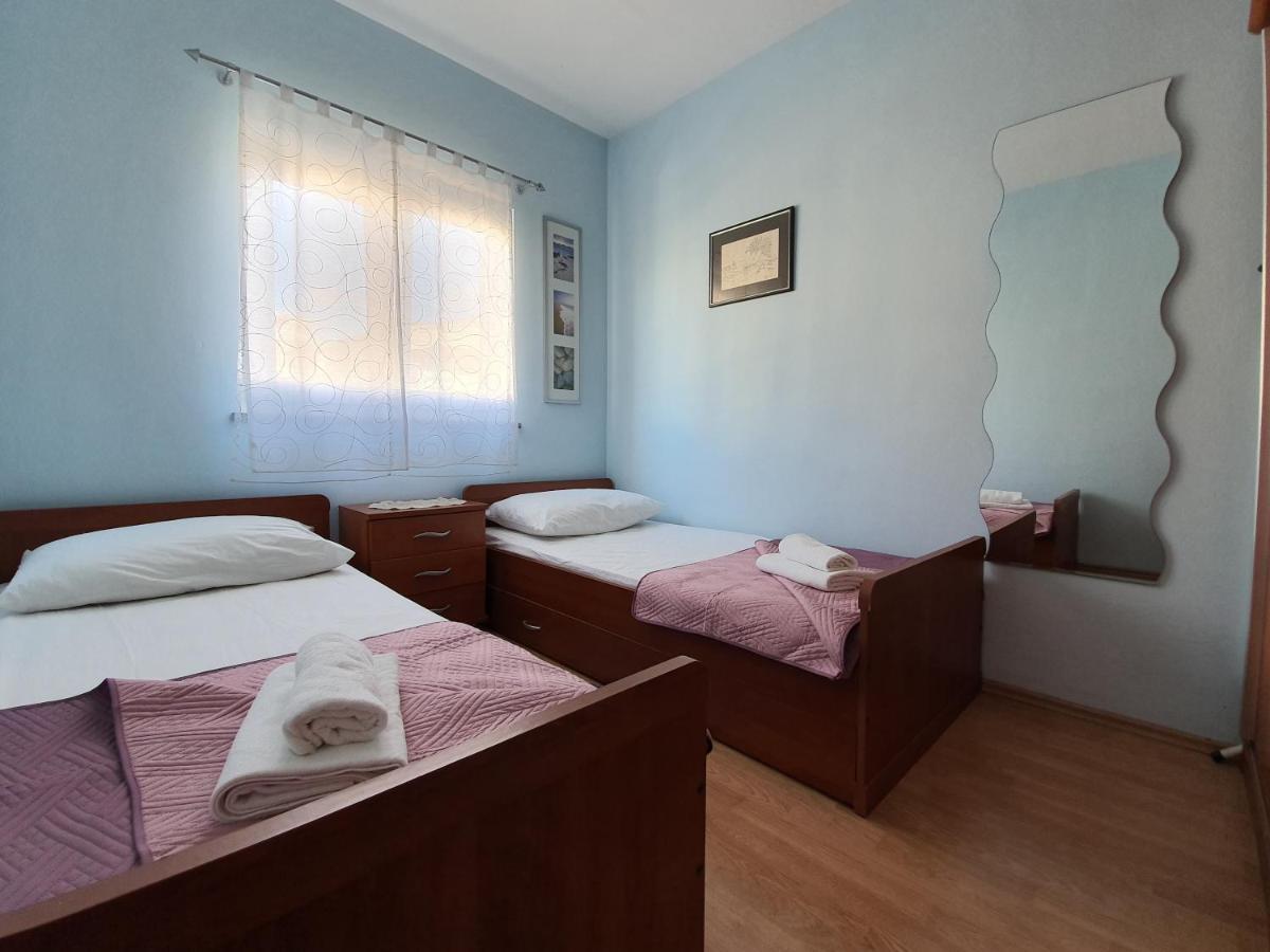 Apartments Coral ノヴァリャ エクステリア 写真